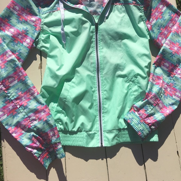 EMPYRE  WINDBREAKER w/ AZTEC PRINT - Picture 4 of 8